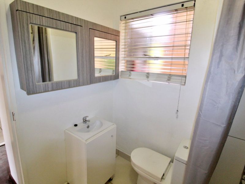 Stylish 1-Bedroom Flat with Modern Finishes - Photo 7