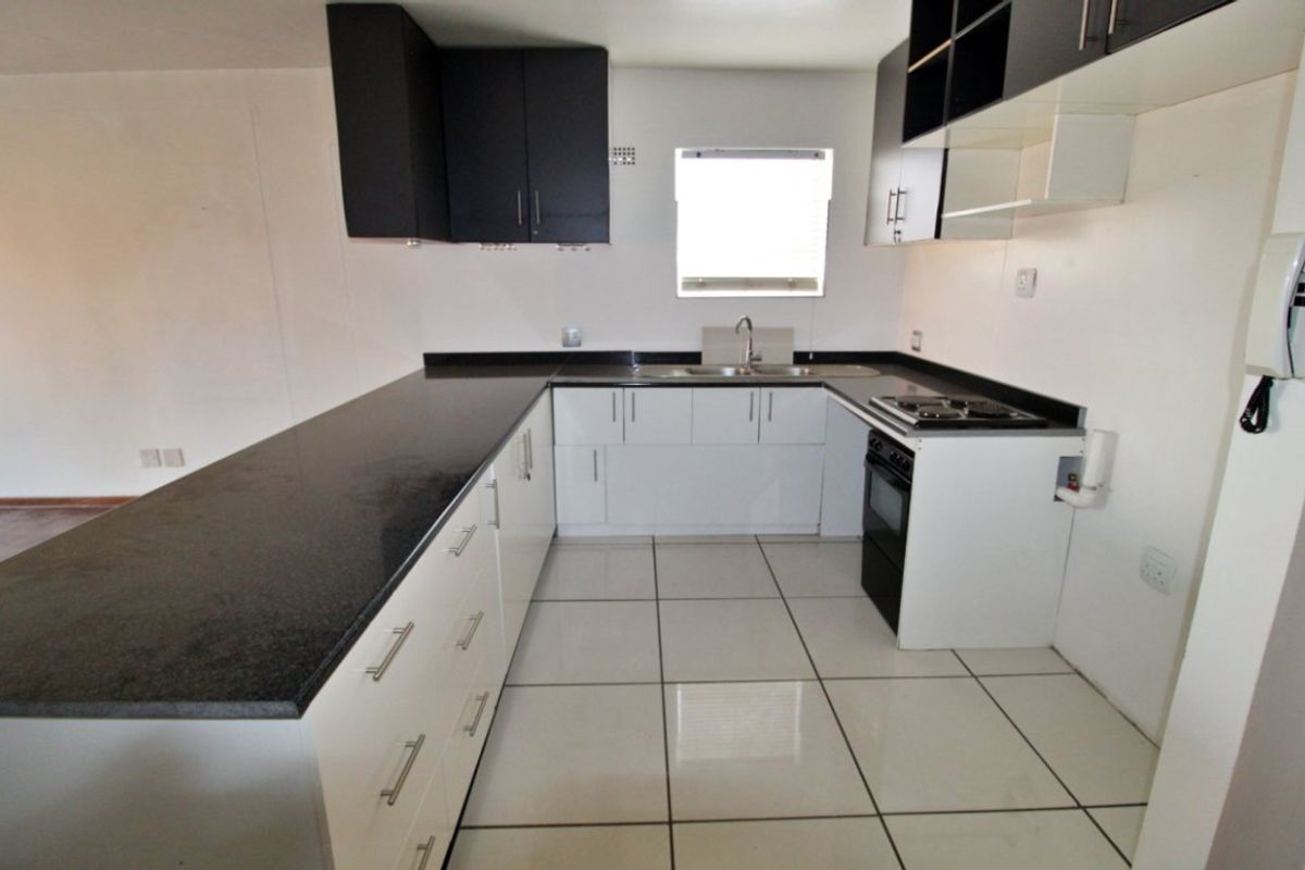 Stylish 1-Bedroom Flat with Modern Finishes - Photo 3