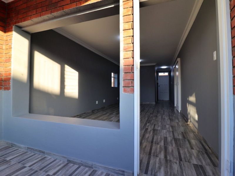 Modern 2-Bedroom Flat in Secure Complex - Photo 9