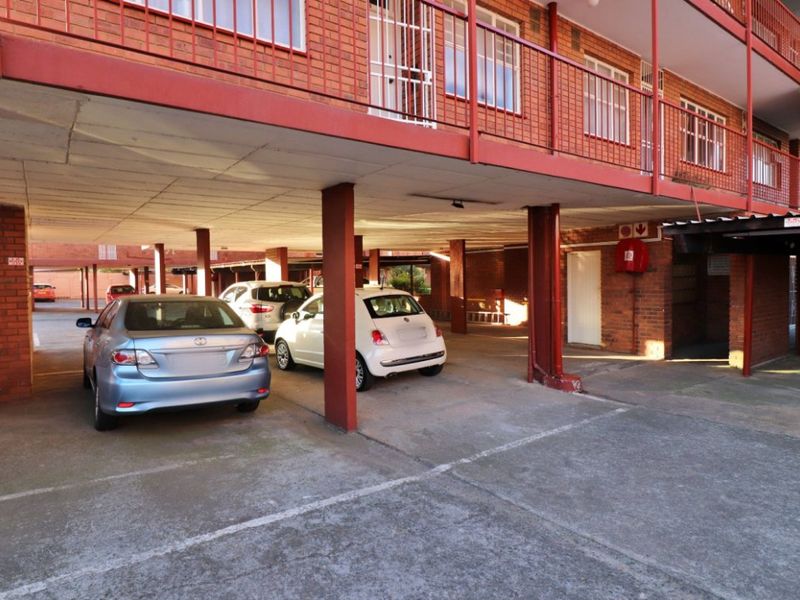 Modern 2-Bedroom Flat in Secure Complex - Photo 3