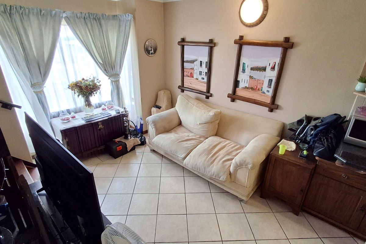 2 BED APARTMENT FOR SALE  - Photo 4