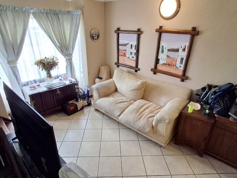 2 BED APARTMENT FOR SALE  - Photo 4