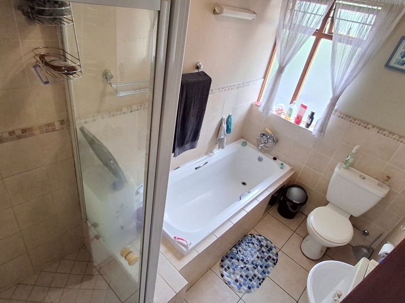 SPACIOUS 2 BED APARTMENT FOR SALE  - Photo 9