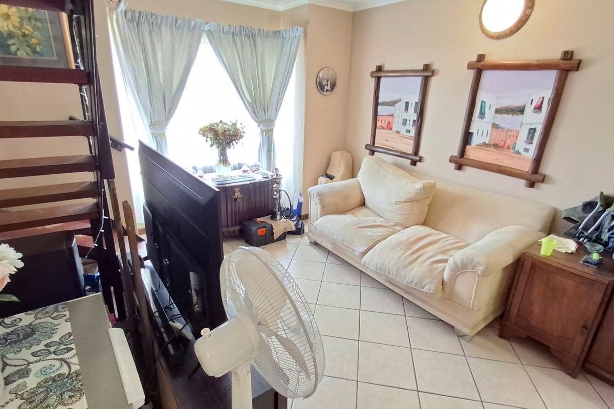 SPACIOUS 2 BED APARTMENT FOR SALE  - Photo 4