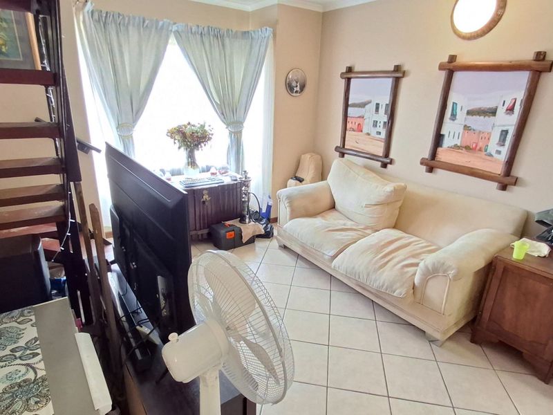 SPACIOUS 2 BED APARTMENT FOR SALE  - Photo 4