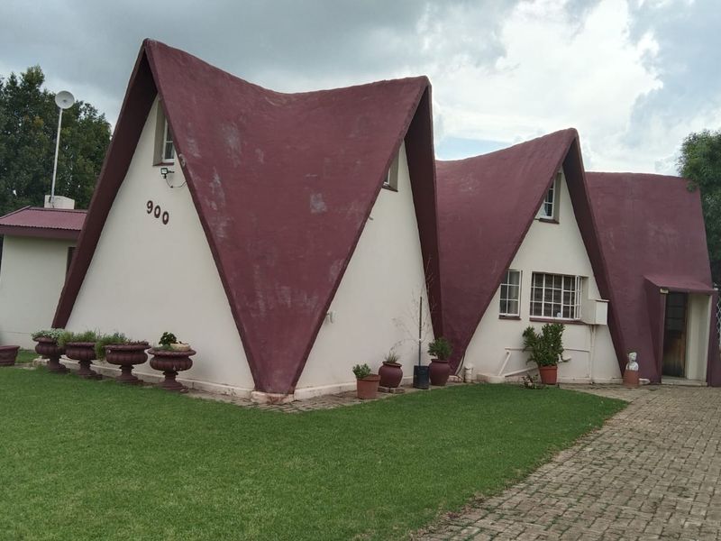 Large family home in Vaalmarina. - Photo 2