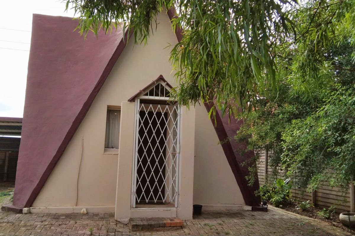 Large family home in Vaalmarina. - Photo 3