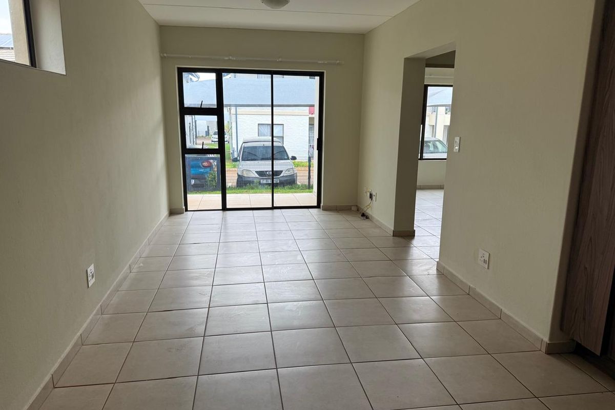 Modern 2 Bedroom and 1 Bathroom Apartment for sale - Photo 4