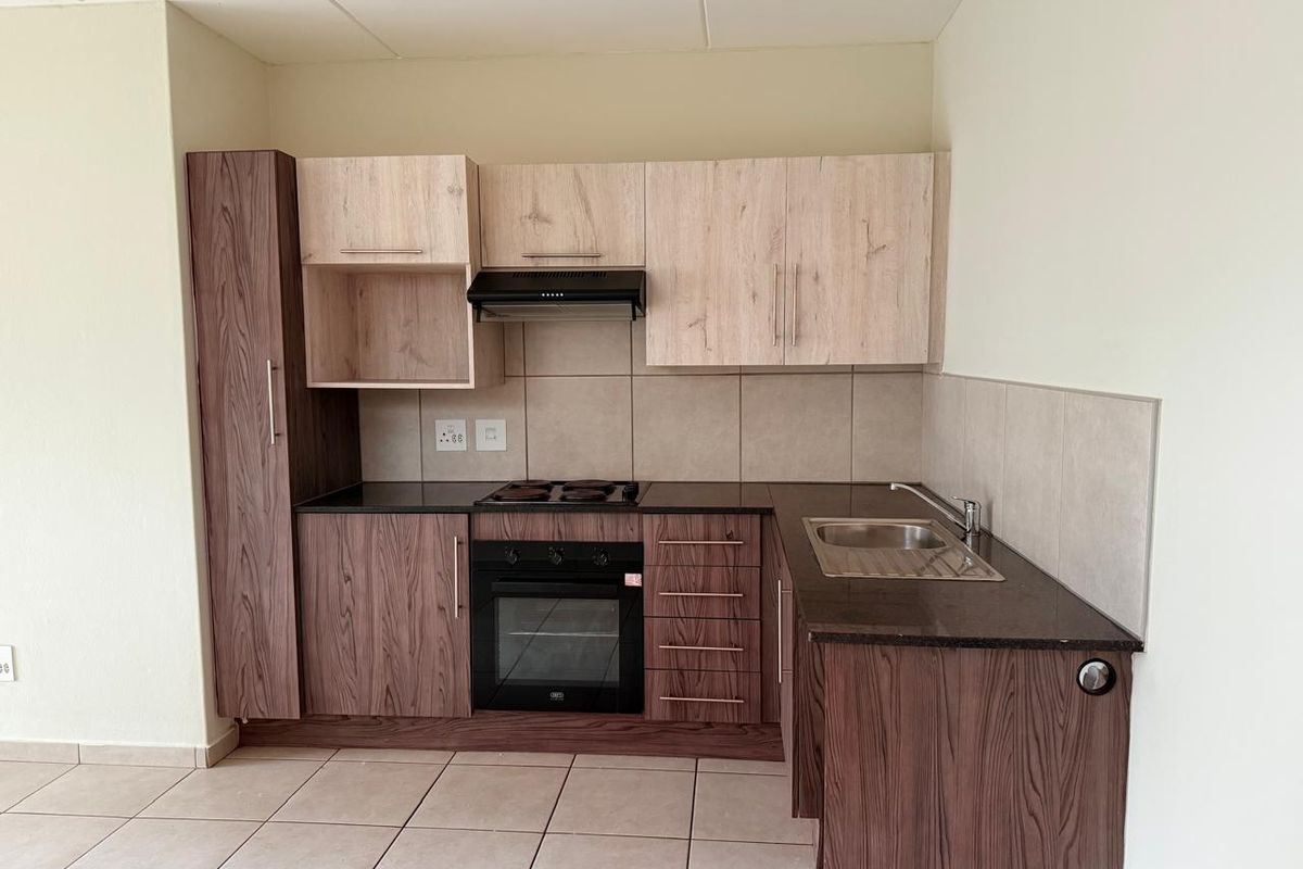 Modern 2 Bedroom and 1 Bathroom Apartment for sale - Photo 2