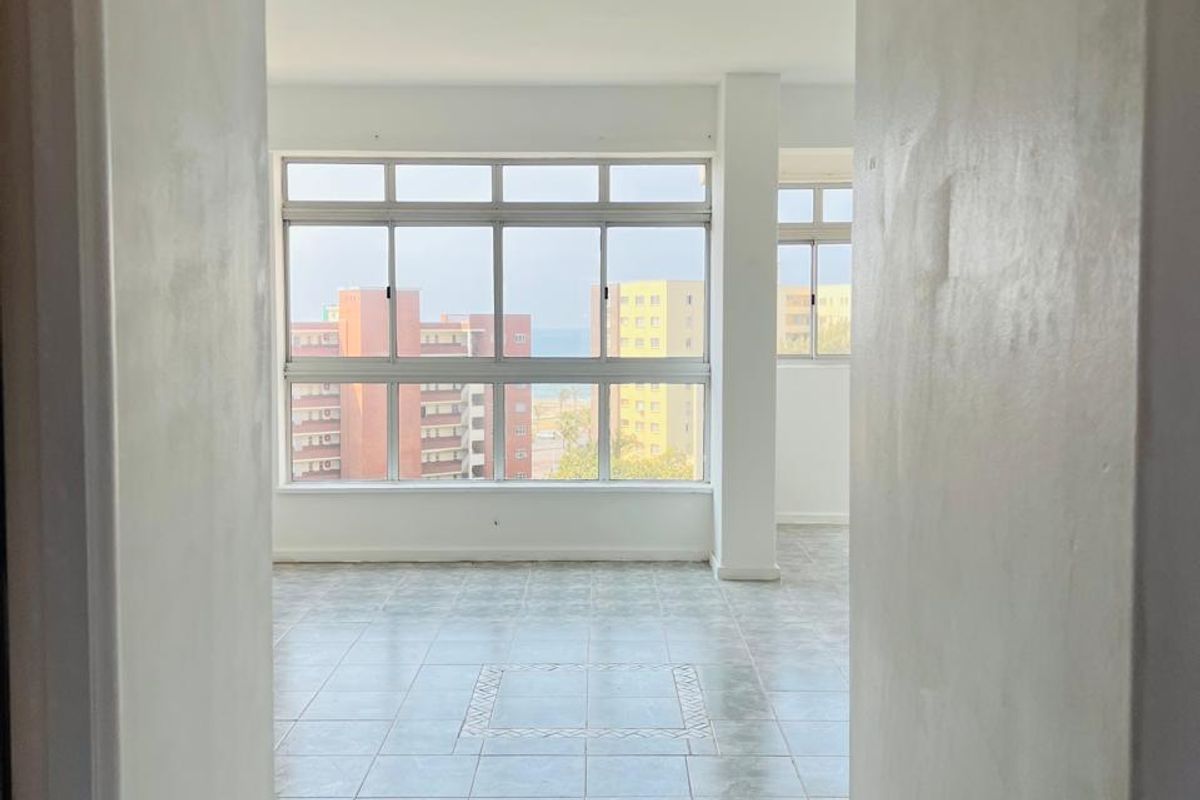 A Studio Apartment To Let In North Beach, Durban - Photo 5