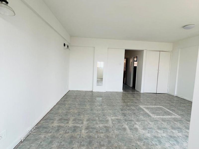 A Studio Apartment To Let In North Beach, Durban - Photo 9