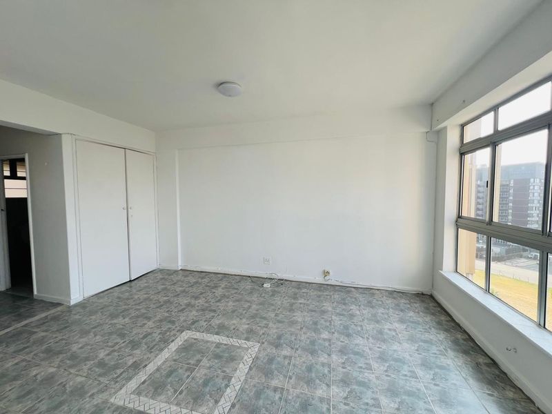 A Studio Apartment To Let In North Beach, Durban - Photo 8