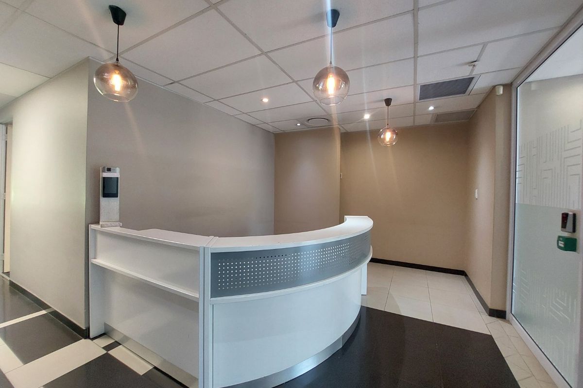 Prime Bryanston Office with Scenic Gardens & Entertainer’s Balcony - Photo 4