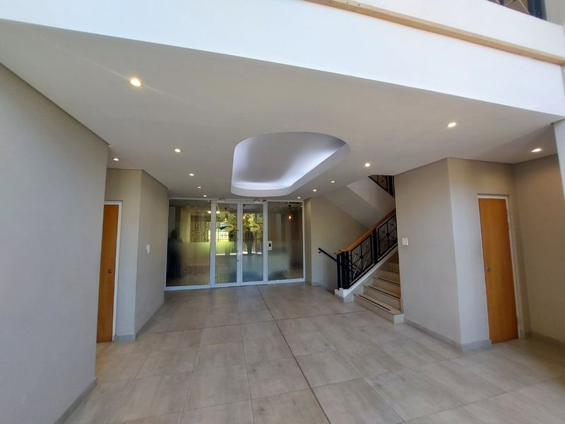 Prime Bryanston Office with Scenic Gardens & Entertainer’s Balcony - Photo 2