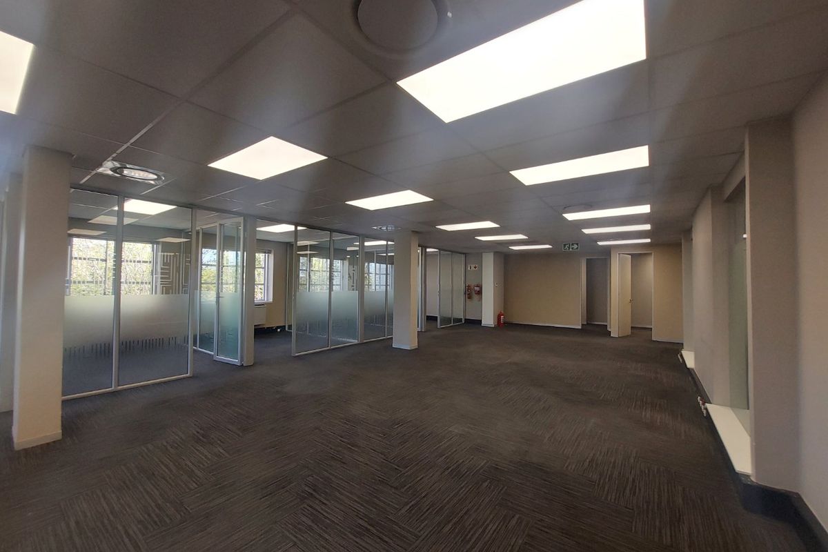 Prime Bryanston Office with Scenic Gardens & Entertainer’s Balcony - Photo 5