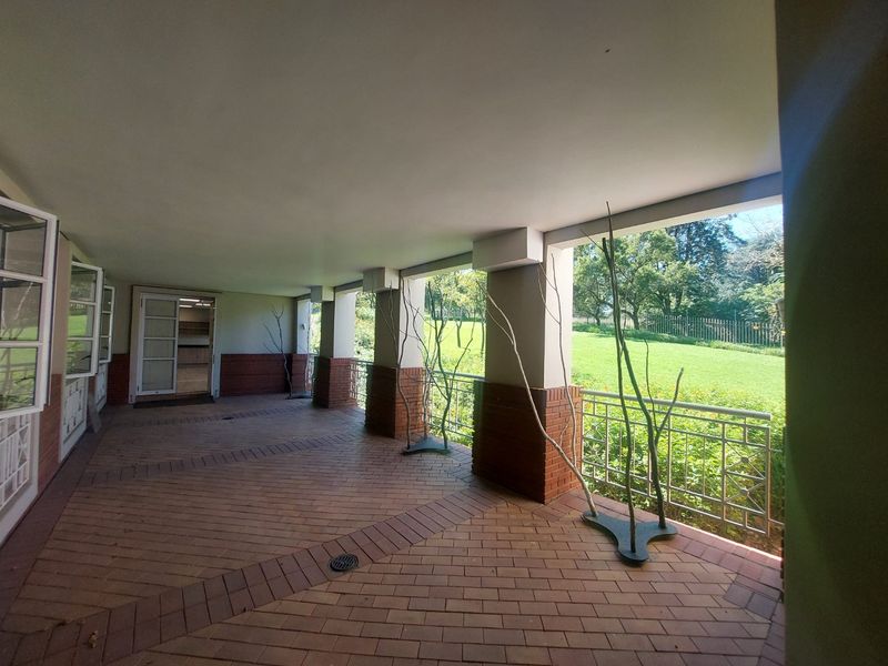 Prime Bryanston Office with Scenic Gardens & Entertainer’s Balcony - Photo 9