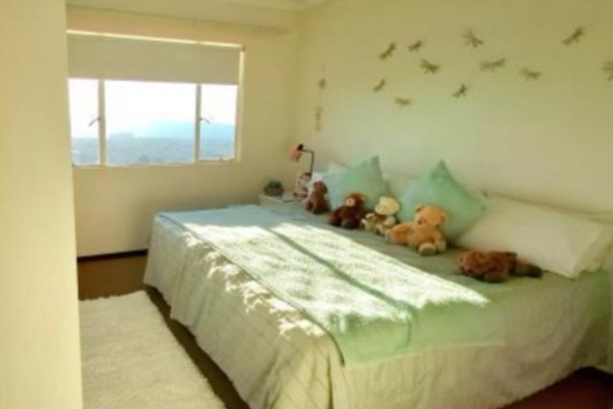 Spacious 2-Bedroom Flat with Modern Comforts and Great Amenities - Photo 2