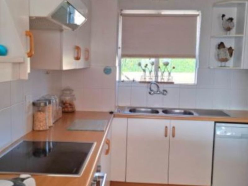 Spacious 2-Bedroom Flat with Modern Comforts and Great Amenities - Photo 4