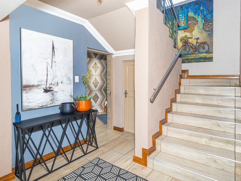 Luxury Three-Level Home with Breathtaking Views in Kosmos Ridge Estate - Photo 5