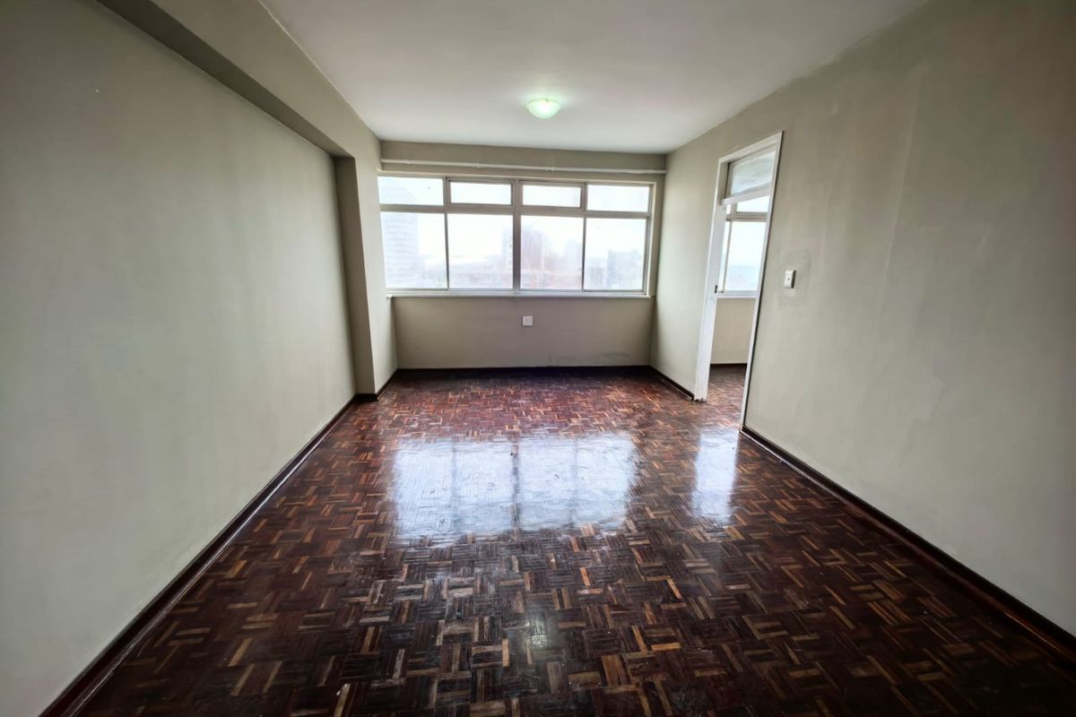 1,5 Bedroom, 1 Bathroom Apartment For Sale In North Beach, Durban - Photo 5