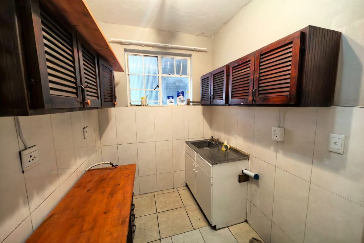1,5 Bedroom, 1 Bathroom Apartment For Sale In North Beach, Durban - Photo 4