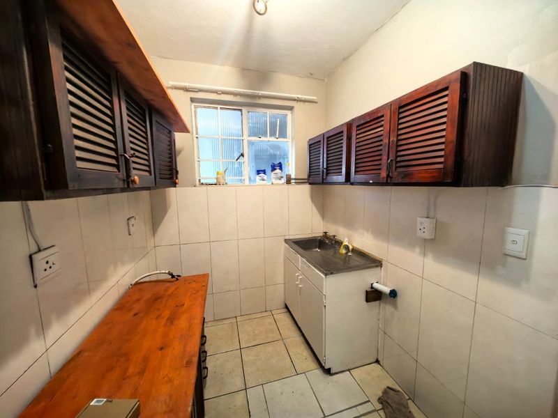 1,5 Bedroom, 1 Bathroom Apartment For Sale In North Beach, Durban - Photo 4