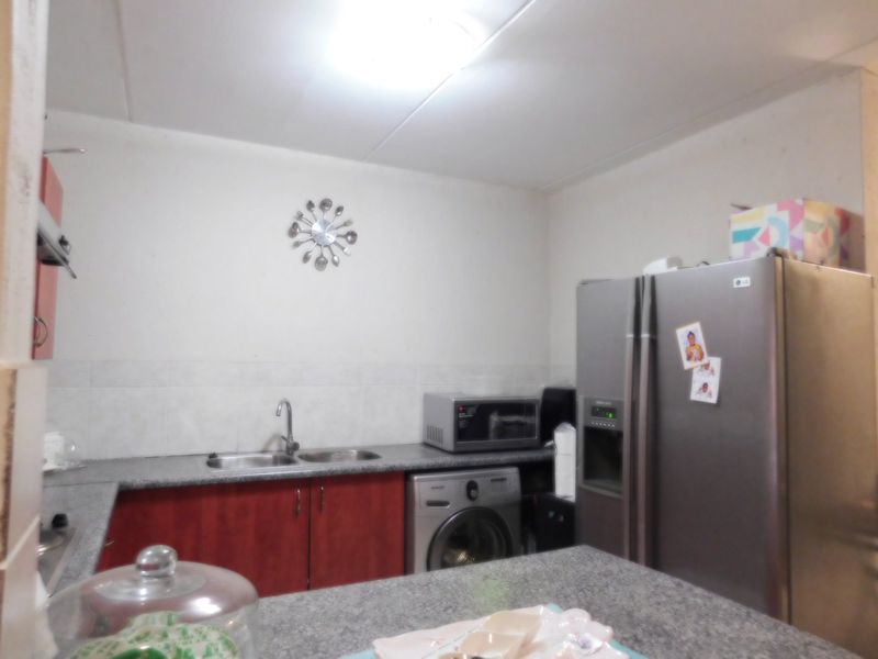 2 Bedroom and 1 Bathroom available for you to buy Call us now!! - Photo 4