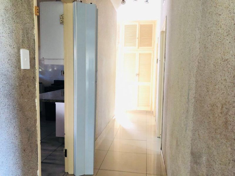 Large 4 Bedroom Home With So Much Potential  - Photo 7