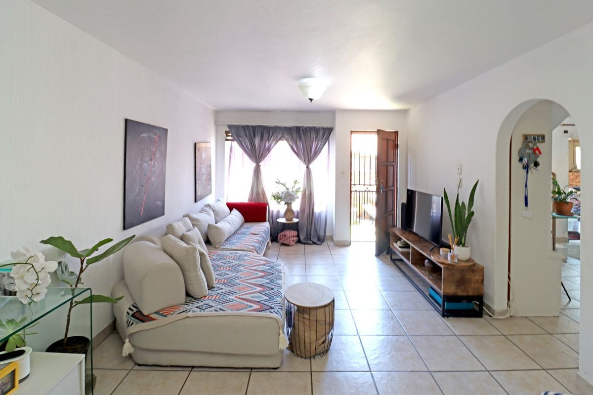 Easy Access to Main Routes, Close to Mall@Reds, Pet Friendly! - Photo 5