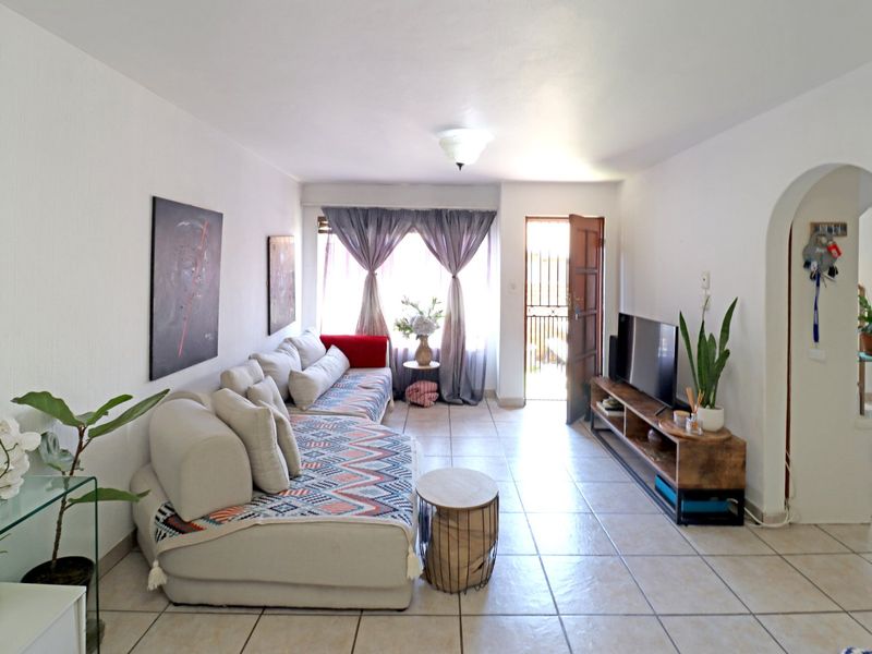 Easy Access to Main Routes, Close to Mall@Reds, Pet Friendly! - Photo 5