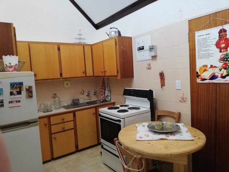 Charming 1-Bedroom Unit in a Peaceful Retirement Village - Photo 4