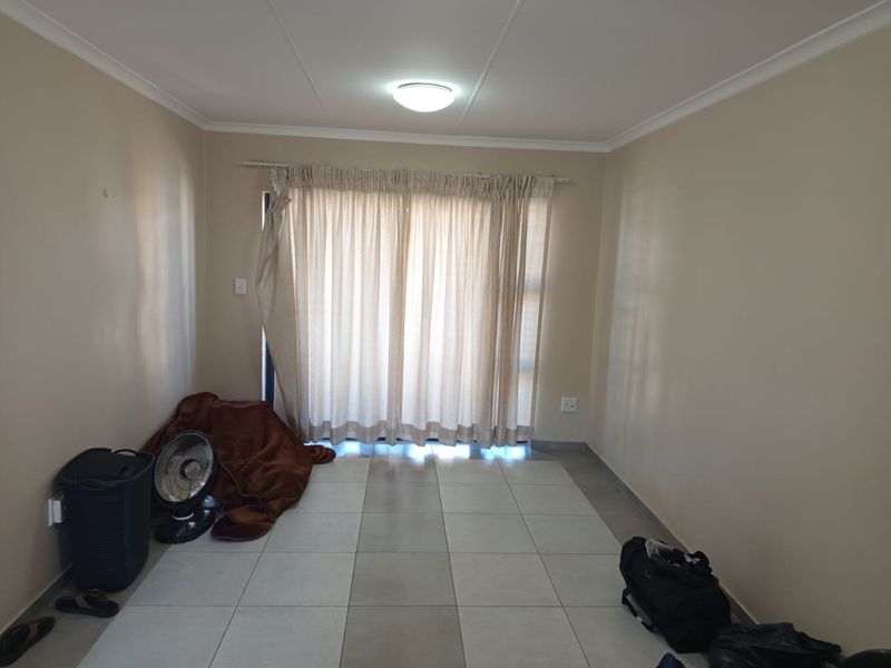 2 Bedroom 2 Bathroom 2nd floor Apartment for Sale. - Photo 5