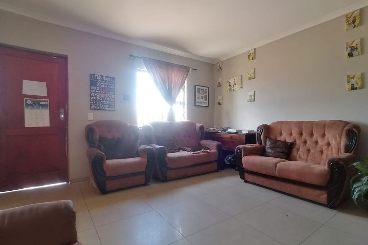 PERFECT LOCATION, PERFECT PRICE AND PERFECT SIZE - Photo 5