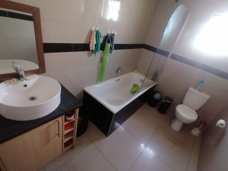 PERFECT LOCATION, PERFECT PRICE AND PERFECT SIZE - Photo 7