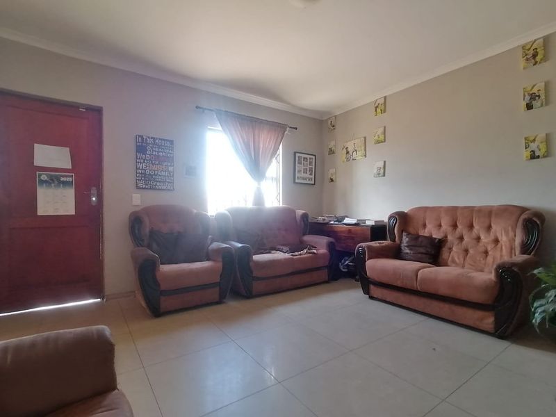 PERFECT LOCATION, PERFECT PRICE AND PERFECT SIZE - Photo 5