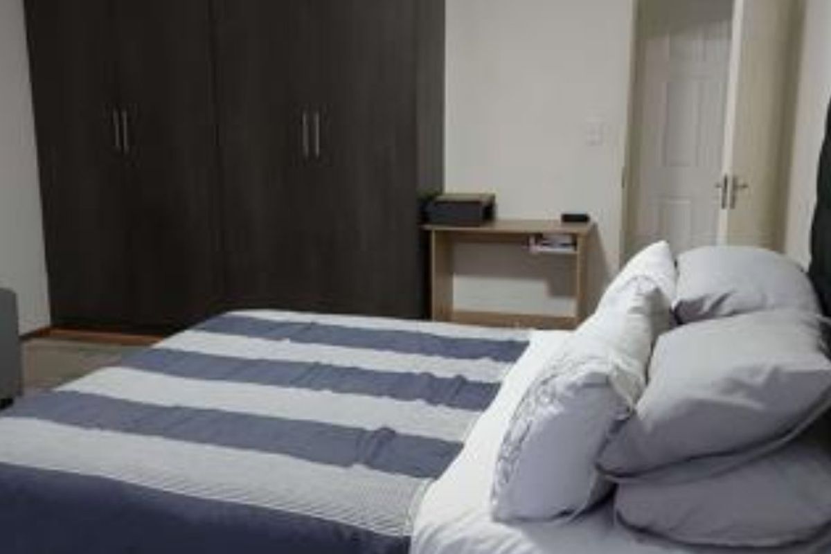 Modern 2-Bedroom Townhouse in Secure Complex - Photo 5