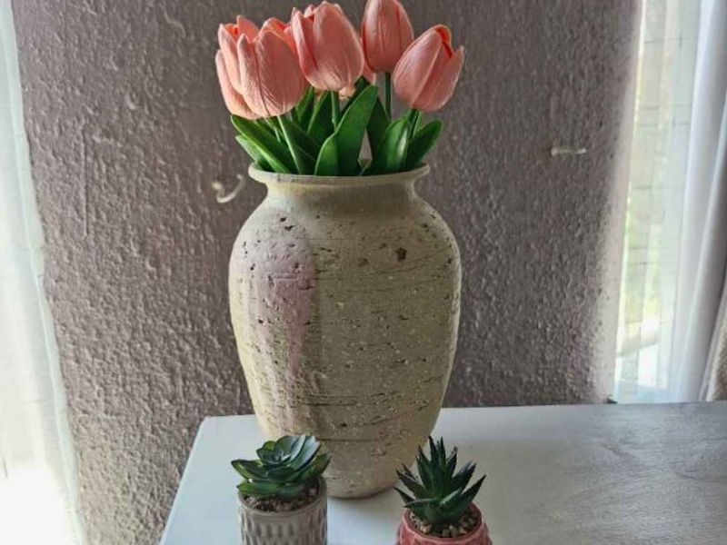 Modern 2-Bedroom Home with Double Garage and Fibre Internet - Photo 8