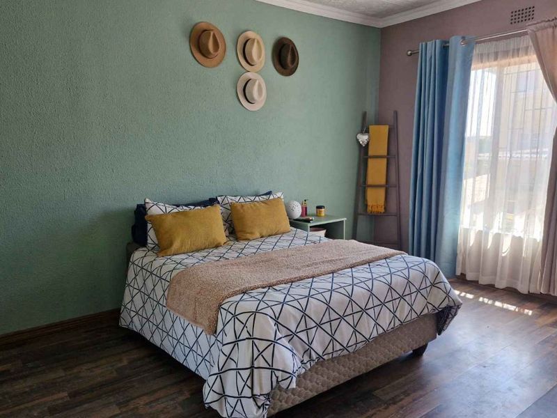 Modern 2-Bedroom Home with Double Garage and Fibre Internet - Photo 7