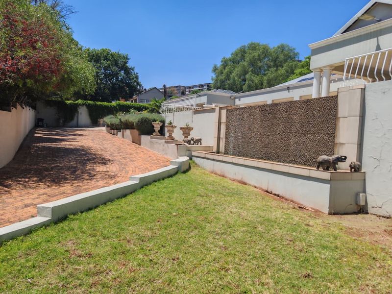 4 Bedroom House for sale in Bedfordview. - Photo 5