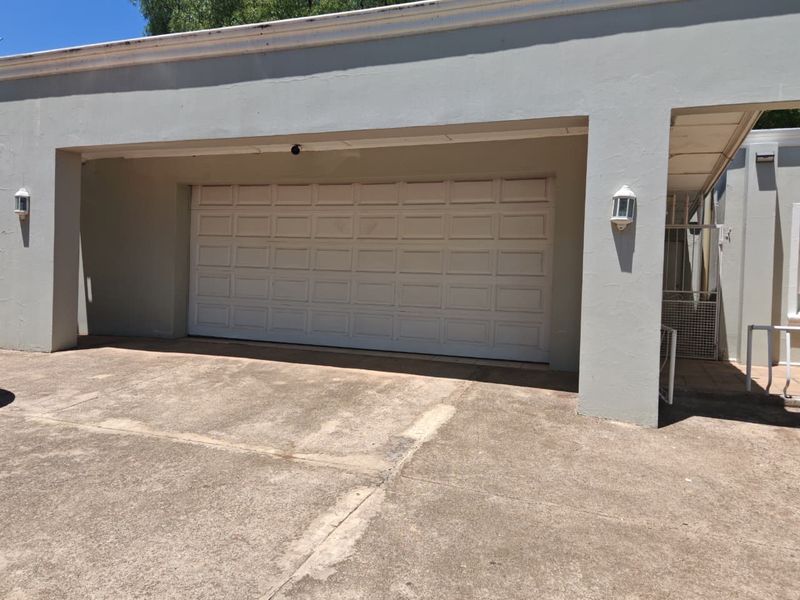 4 Bedroom House for sale in Bedfordview. - Photo 6