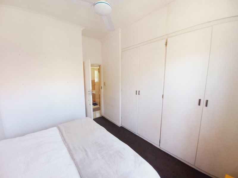 Beautiful Modern Ground Floor Unit Offering Space, Style, and Pet-Friendly Living - Photo 8