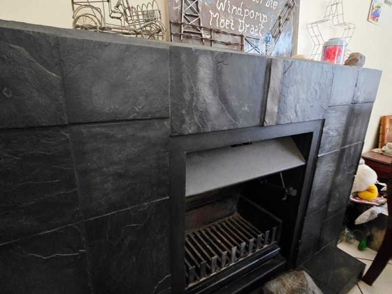 Charming Family Home in a Sought-After Area - Photo 5