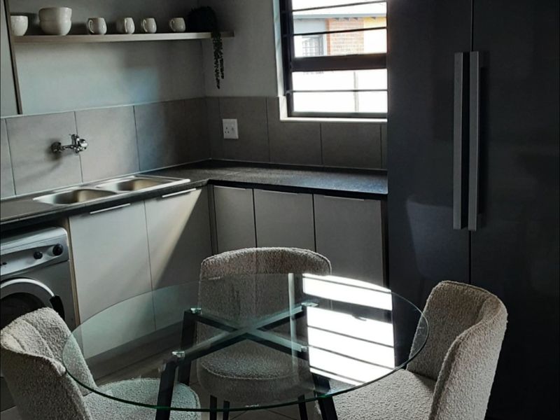 Brand-new 3 bedrooms with 2 bathrooms for sale in Sky City Security Estate! - Photo 4