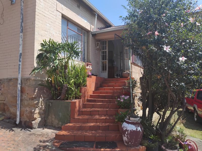 Lovely Family Home in Bellevue East - Photo 6