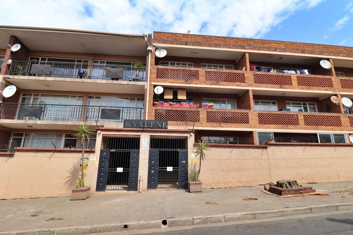 Modern 2-Bedroom Flat with Balcony - Photo 5