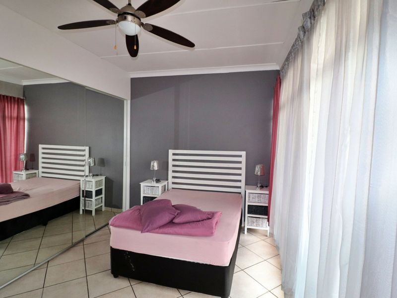 Modern 2-Bedroom Flat with Balcony - Photo 7