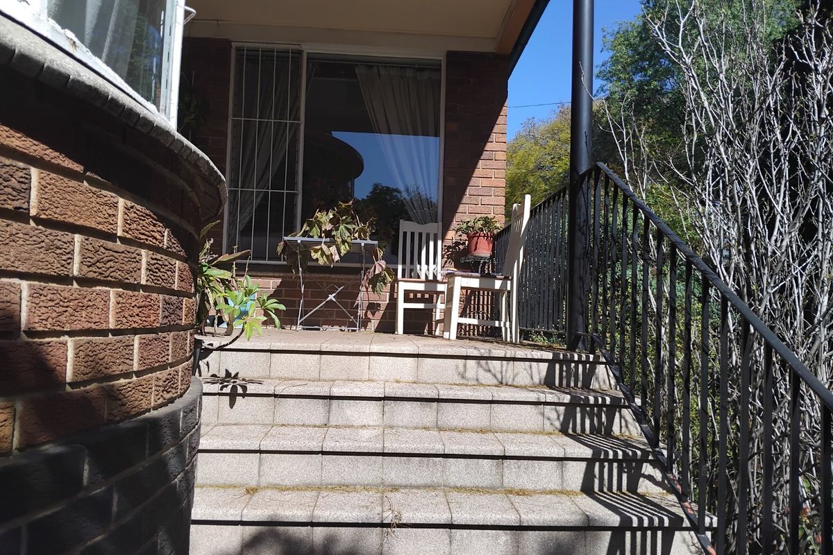 Spacious 3-Bedroom Family Home for Sale - Photo 4