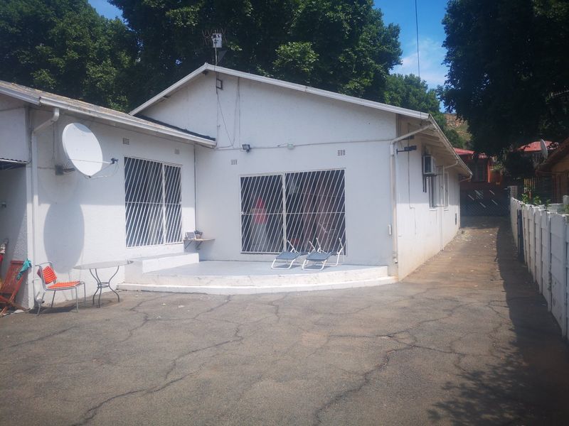 Luxurious Family Living Awaits You! - Photo 5