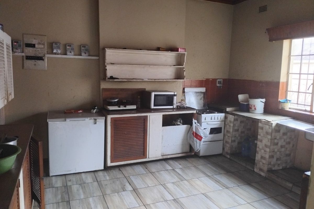 Family Home for Sale – Prime Location in Kensington, Johannesburg!  - Photo 2