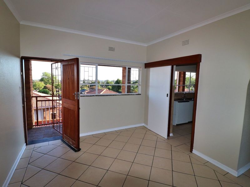 Bright and Spacious 2-Bedroom Flat with Balcony - Photo 5